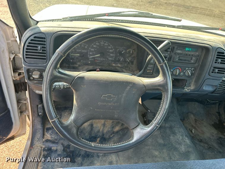 image for item DR4585 1997 Chevrolet C1500  pickup truck