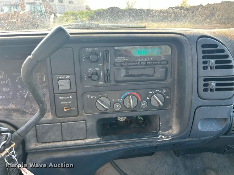 image for item DR4585 1997 Chevrolet C1500  pickup truck