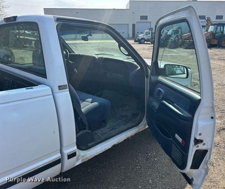 image for item DR4585 1997 Chevrolet C1500  pickup truck