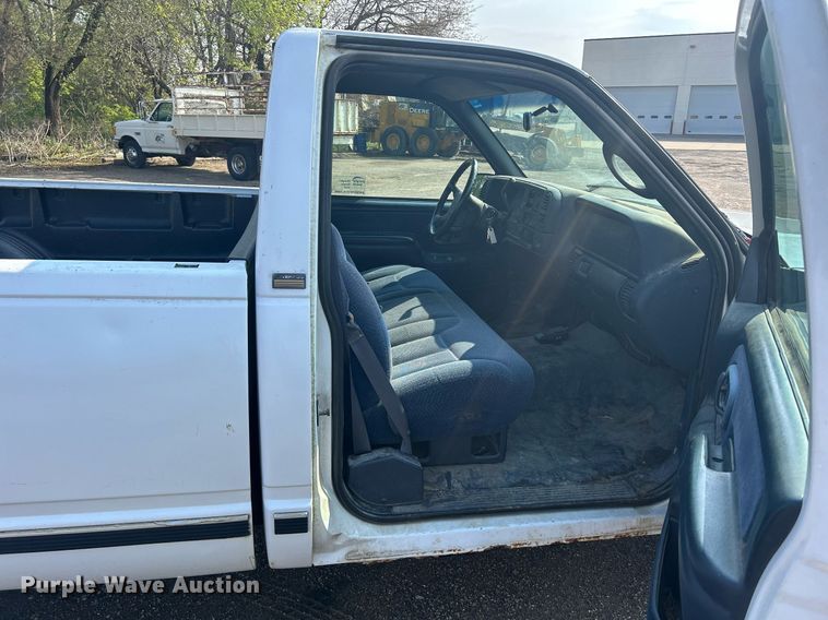 image for item DR4585 1997 Chevrolet C1500  pickup truck