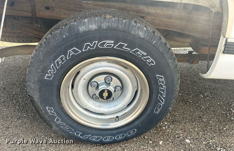 image for item DR4585 1997 Chevrolet C1500  pickup truck