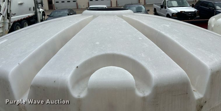 image for item DR4587 Tank