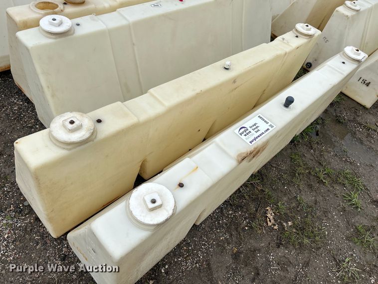 image for item DR4589 (2) barricades