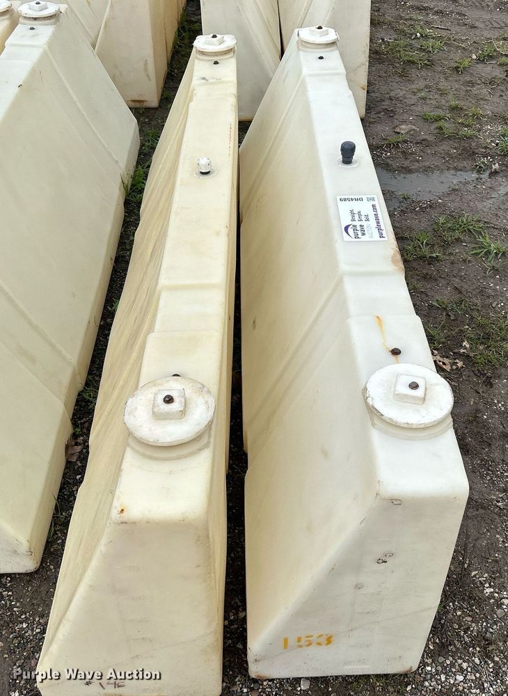 image for item DR4589 (2) barricades