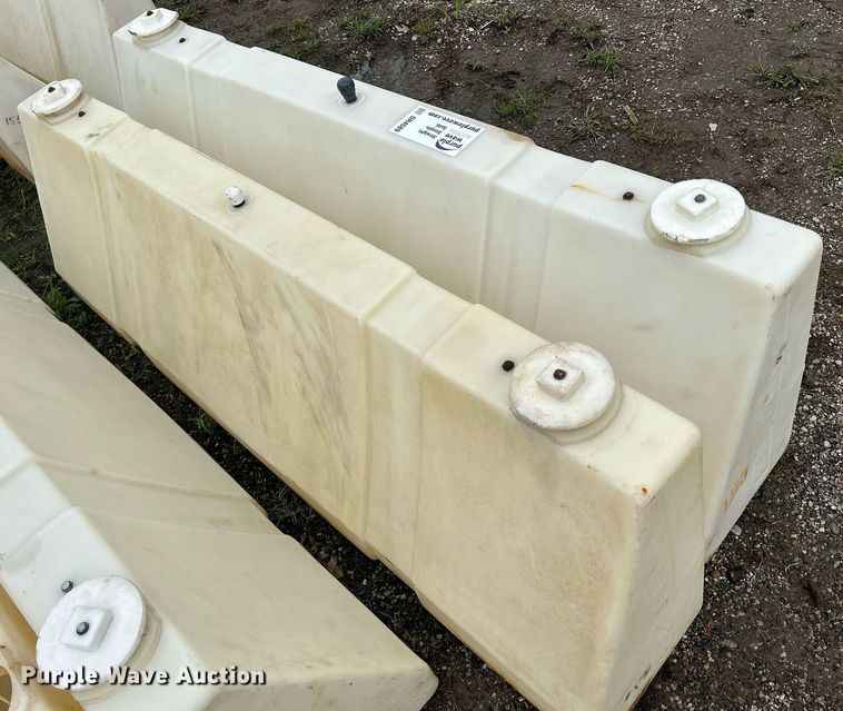 image for item DR4589 (2) barricades