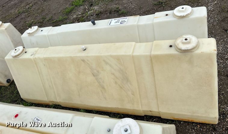 image for item DR4589 (2) barricades