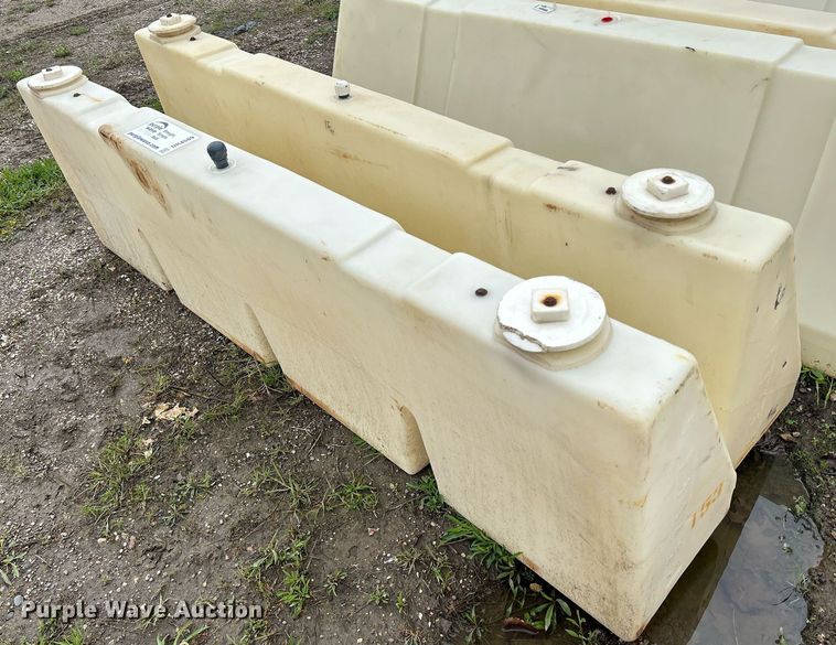 image for item DR4589 (2) barricades