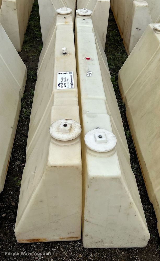 image for item DR4590 (2) barricades