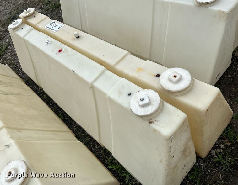 image for item DR4590 (2) barricades