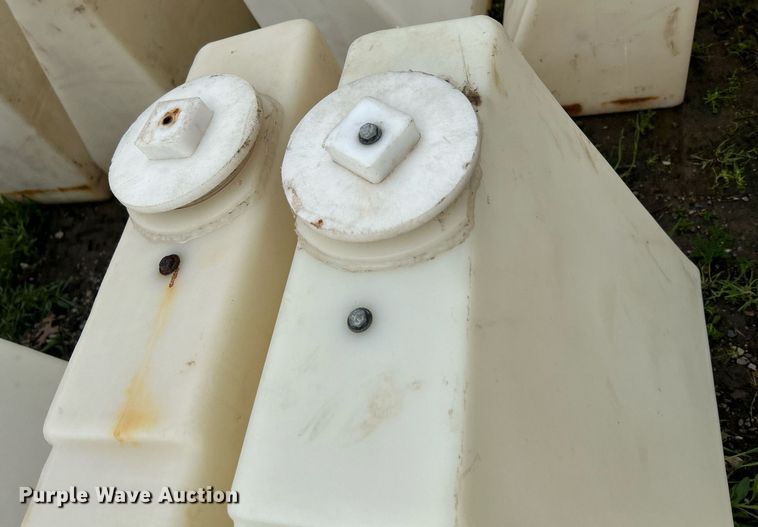 image for item DR4590 (2) barricades