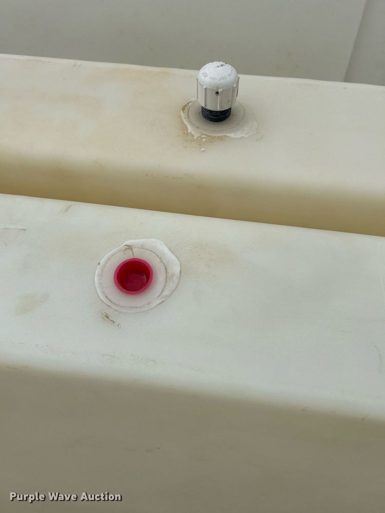 image for item DR4590 (2) barricades