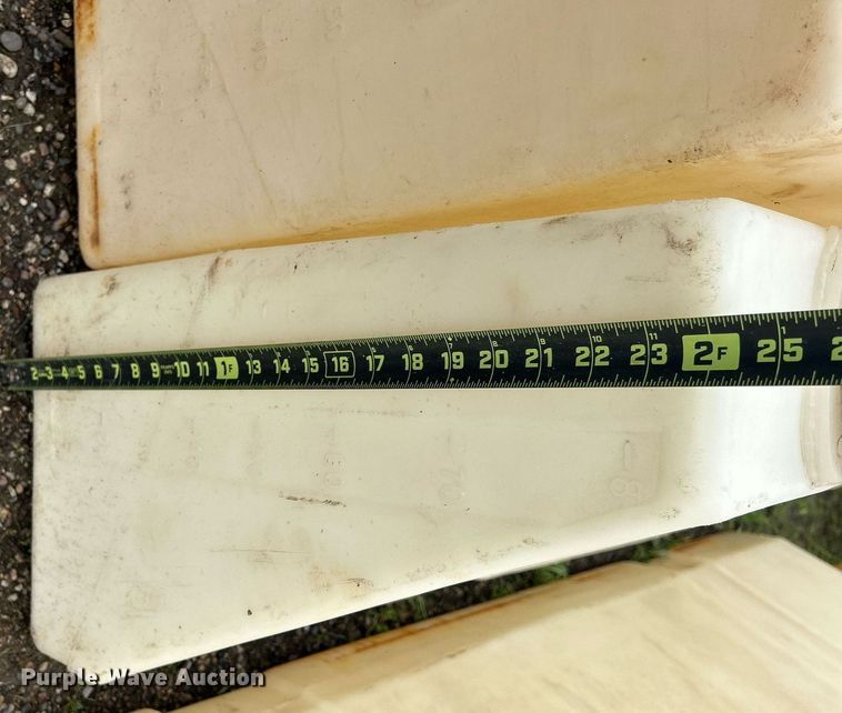 image for item DR4590 (2) barricades