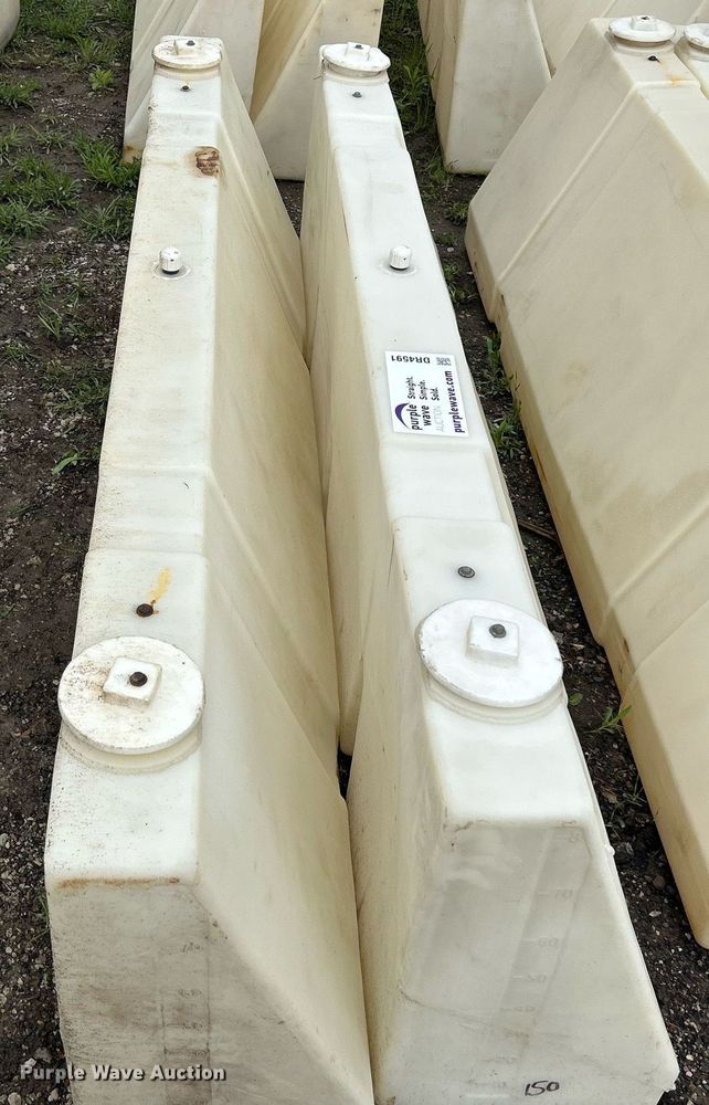 image for item DR4591 (2) barricades