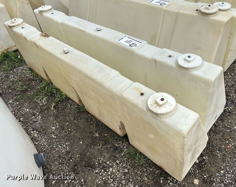 image for item DR4591 (2) barricades