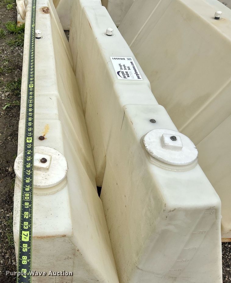 image for item DR4591 (2) barricades