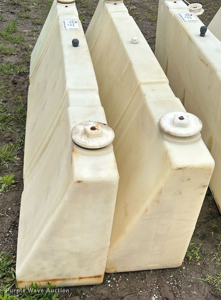 image for item DR4592 (2) barricades