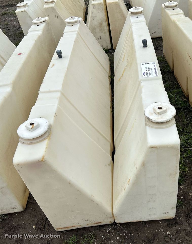 image for item DR4593 (2) barricades