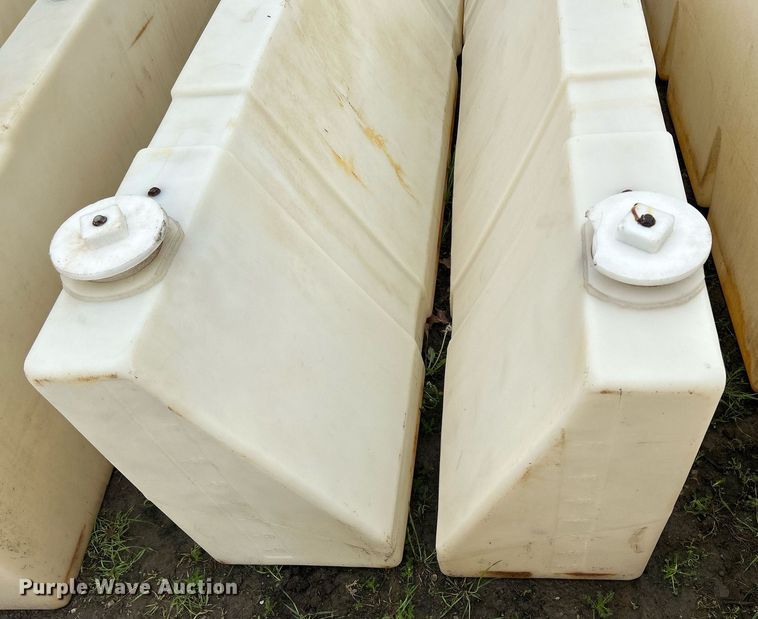 image for item DR4593 (2) barricades