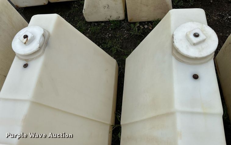 image for item DR4593 (2) barricades