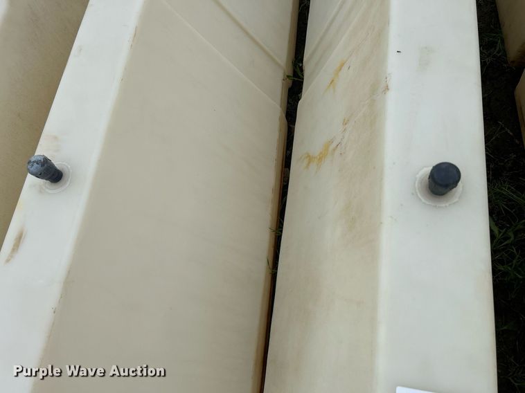 image for item DR4593 (2) barricades