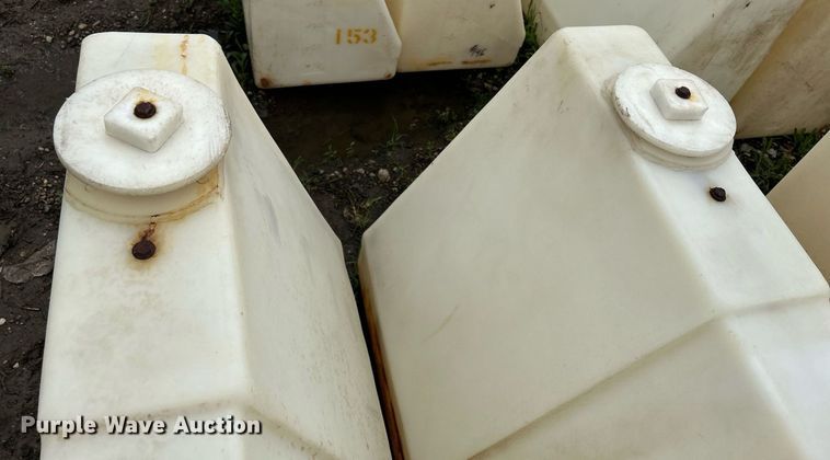 image for item DR4594 (2) barricades