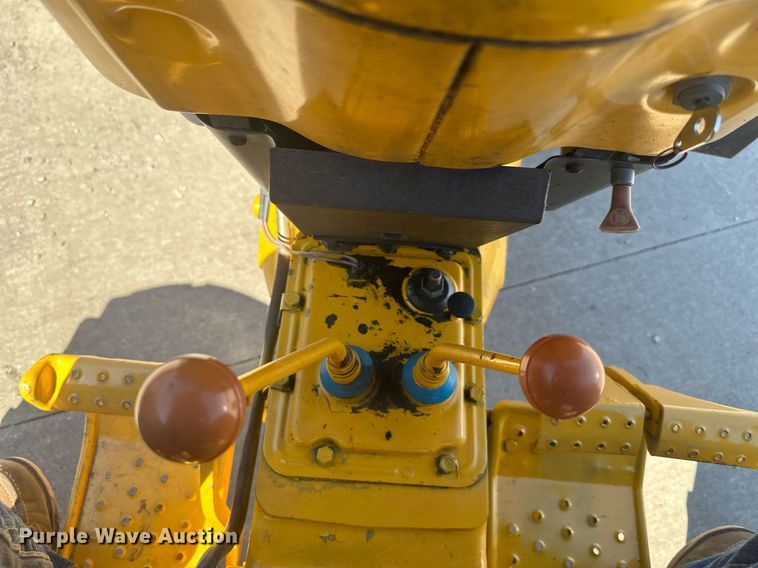 image for item DR5147 1993 Ford 3430  tractor