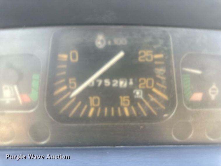 image for item DR5147 1993 Ford 3430  tractor