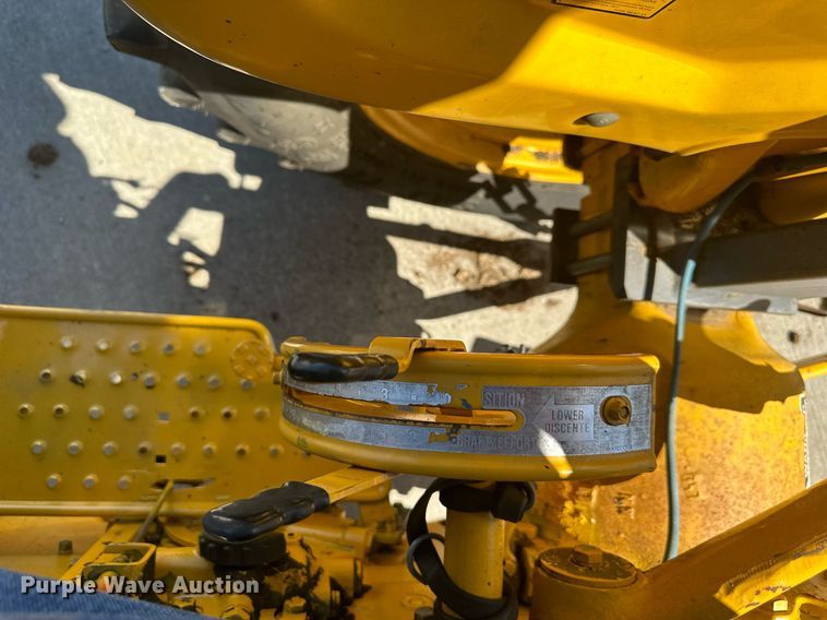 image for item DR5147 1993 Ford 3430  tractor