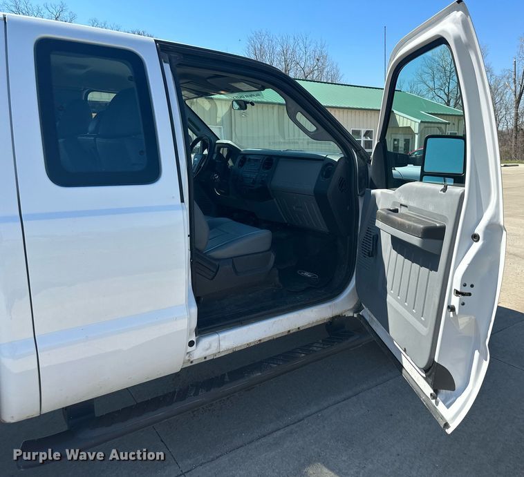 image for item DR5148 2015 Ford F250 Super Duty  SuperCab pickup truck