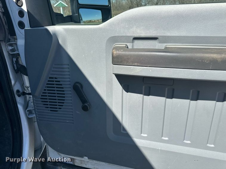 image for item DR5148 2015 Ford F250 Super Duty  SuperCab pickup truck