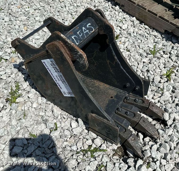 image for item DR5156 Bobcat  excavator bucket