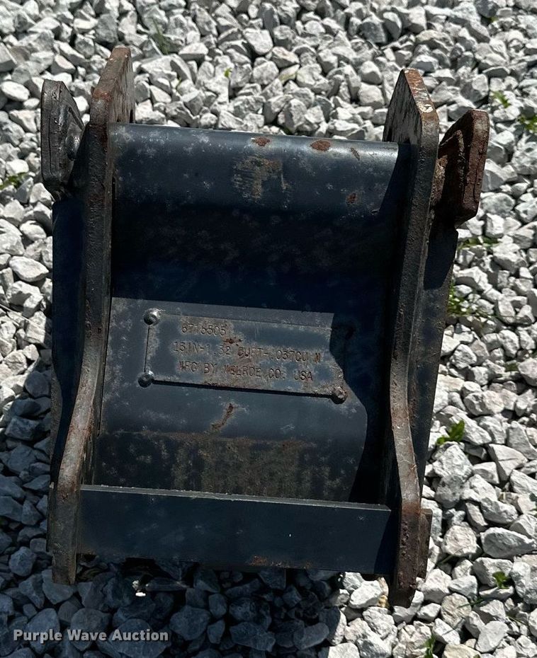 image for item DR5156 Bobcat  excavator bucket