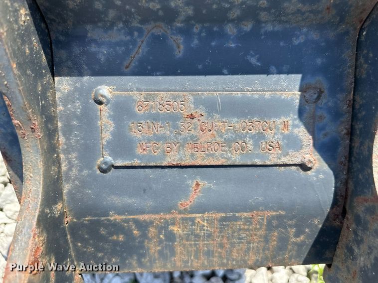 image for item DR5156 Bobcat  excavator bucket