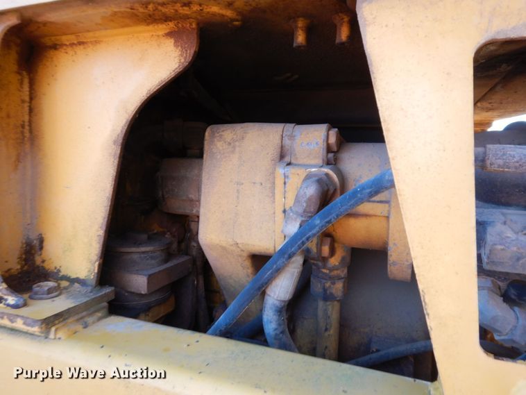 image for item HG9277 2005 John Deere 770D  motor grader