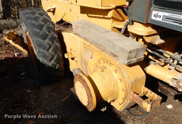 image for item HG9277 2005 John Deere 770D  motor grader