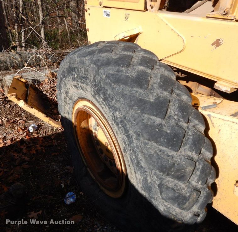 image for item HG9277 2005 John Deere 770D  motor grader