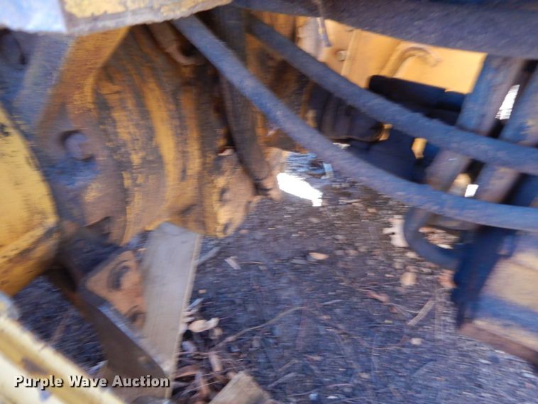 image for item HG9277 2005 John Deere 770D  motor grader