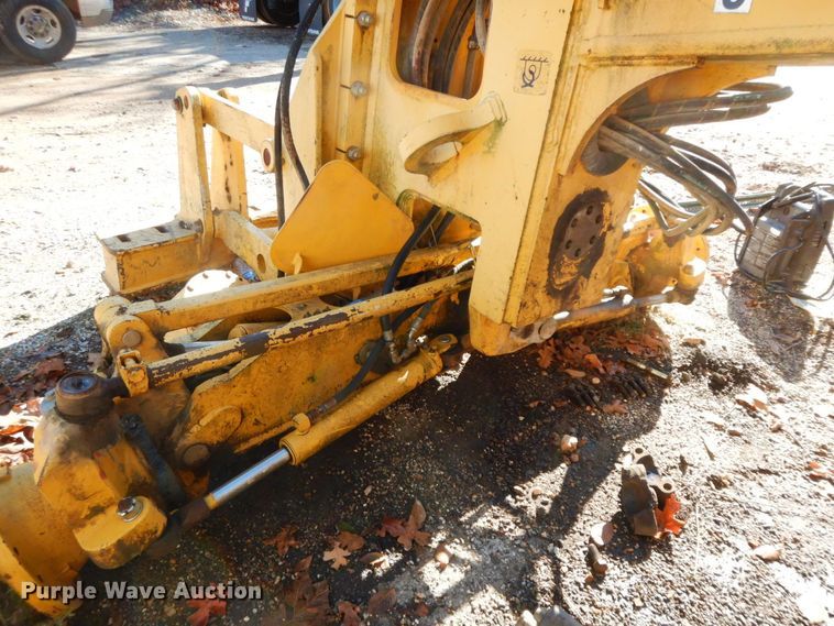 image for item HG9277 2005 John Deere 770D  motor grader