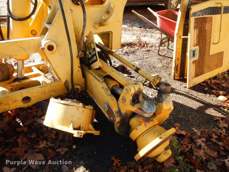 image for item HG9277 2005 John Deere 770D  motor grader