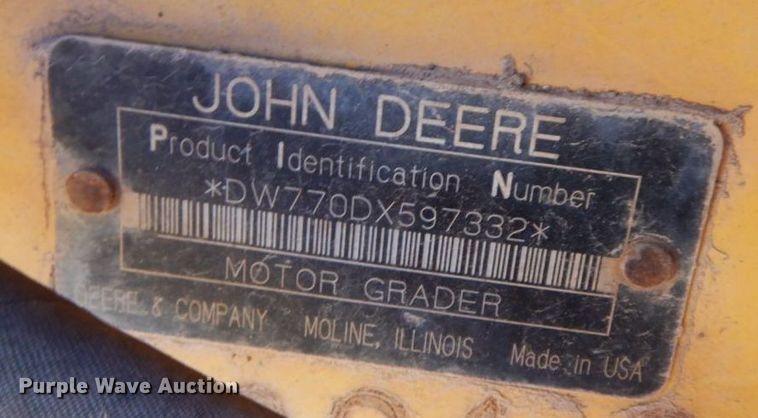 image for item HG9277 2005 John Deere 770D  motor grader