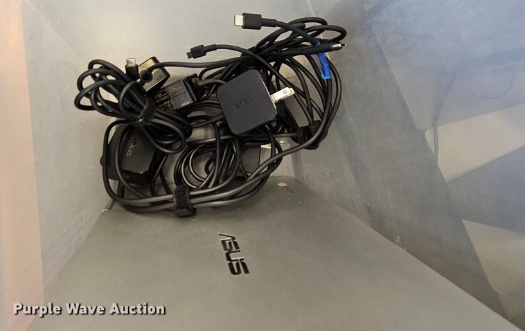 image for item IB9756 (9) Asus C302C laptops