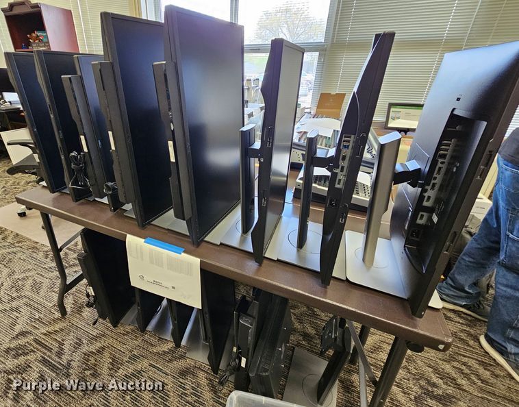 image for item IB9757 (13) monitors