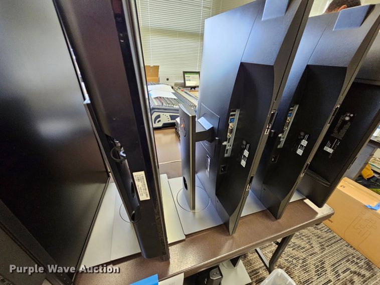 image for item IB9757 (13) monitors