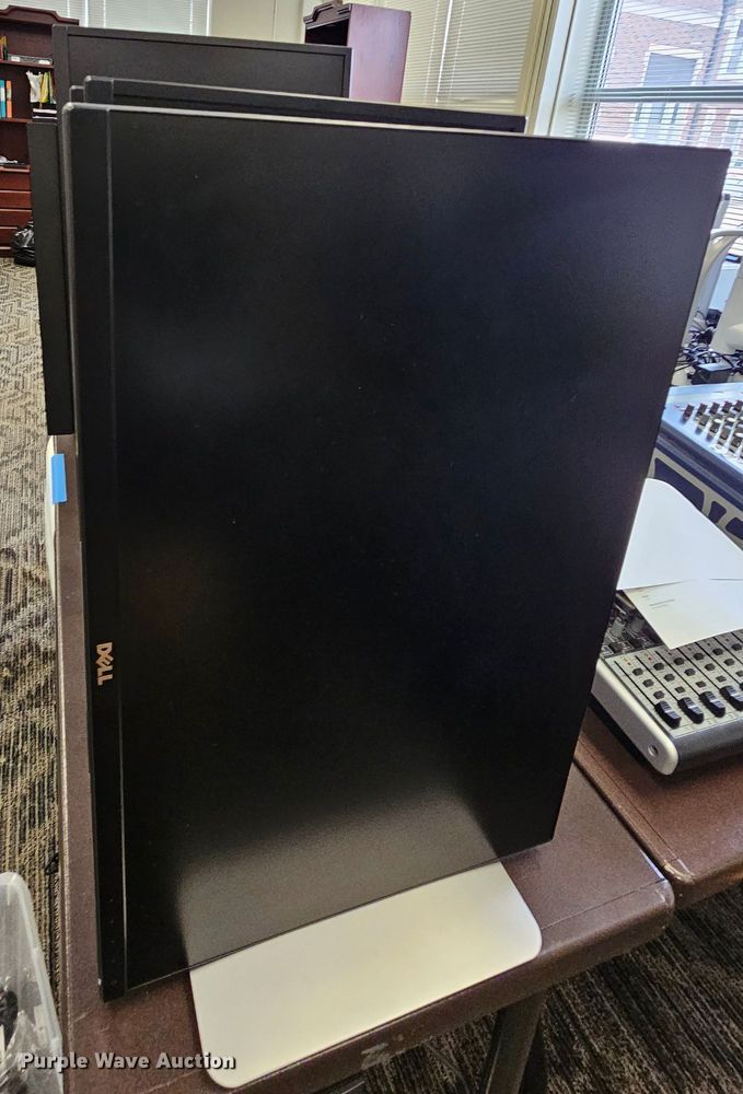 image for item IB9757 (13) monitors