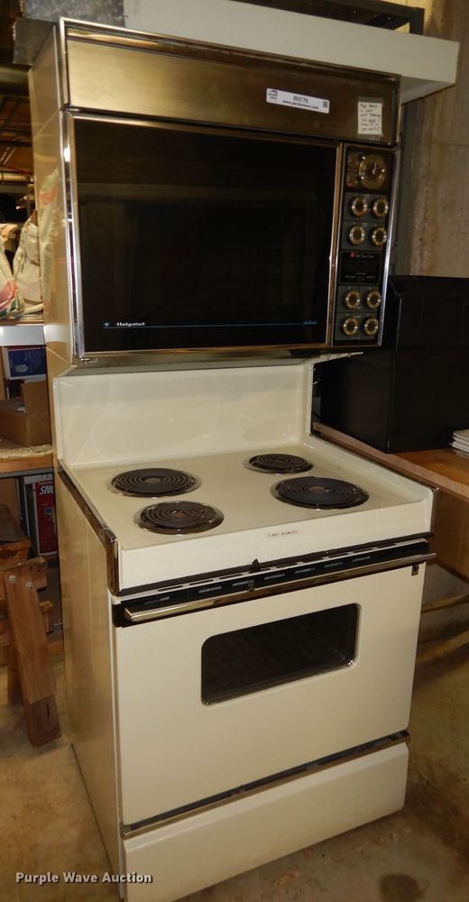 image for item IB9776 Hotpoint double oven