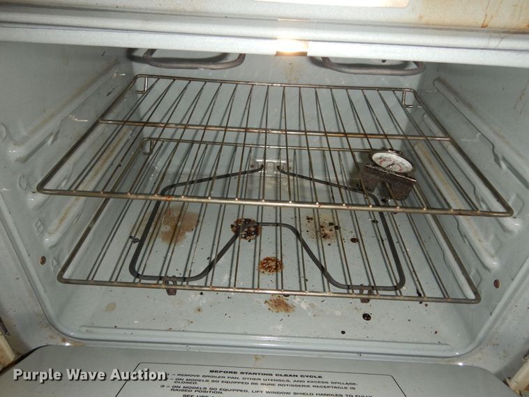 image for item IB9776 Hotpoint double oven