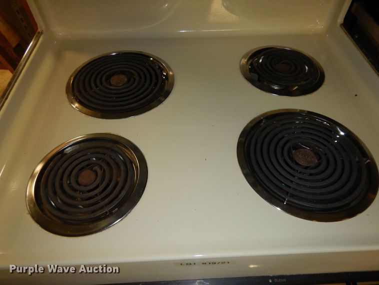 image for item IB9776 Hotpoint double oven