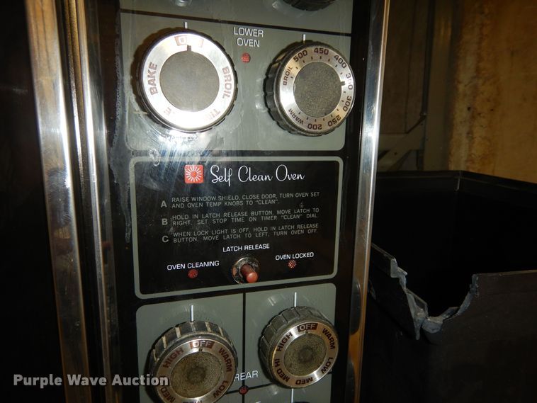 image for item IB9776 Hotpoint double oven