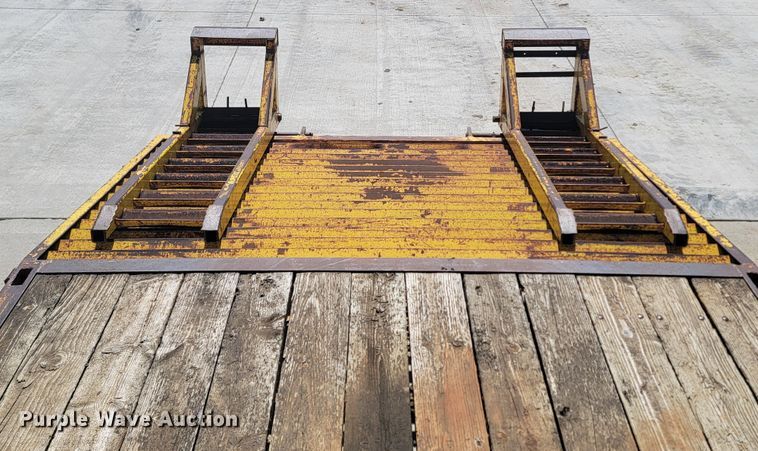 image for item JG9807 1992 Al-Ray equipment trailer