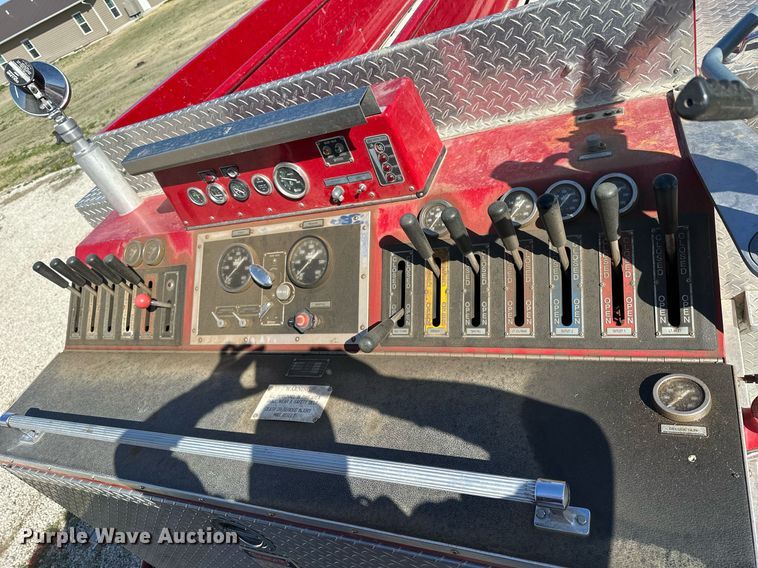 image for item KL9241 1991 GMC TopKick  pumper fire truck